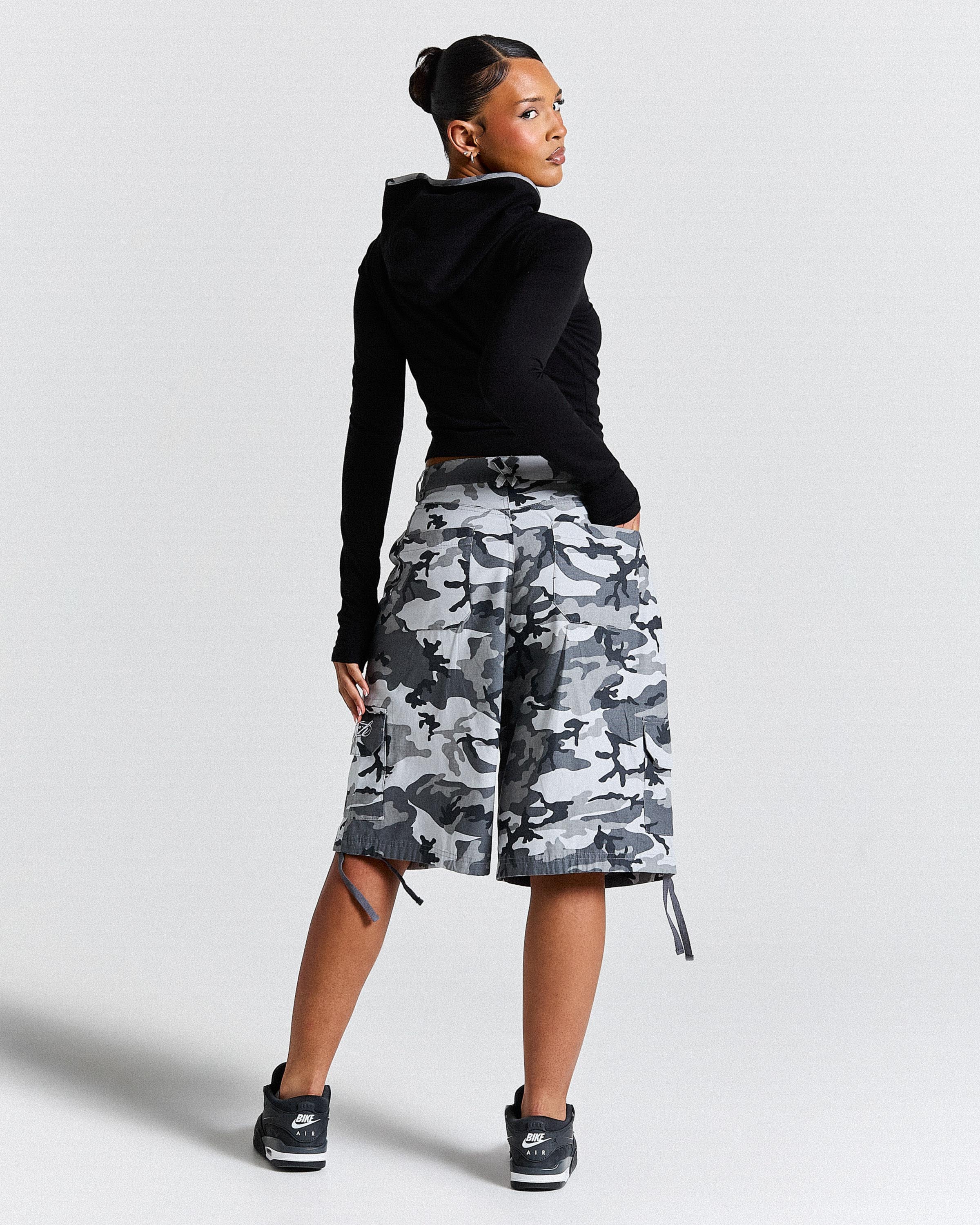 Field Oversized Cargo Woven Jort - Grey Camo - Image 8