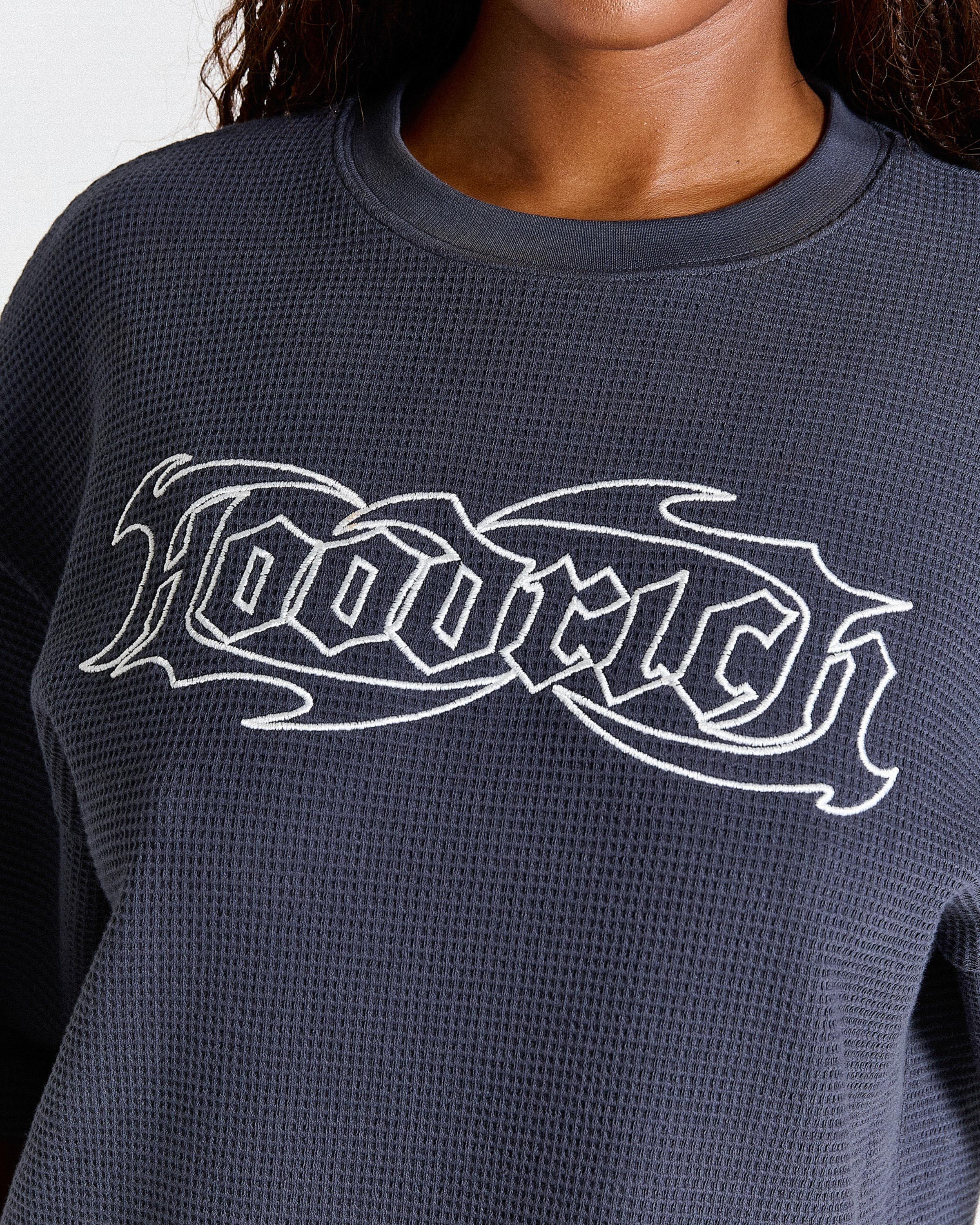 Luz Waffle Oversized T-Shirt - Dark Grey/White - Image 2