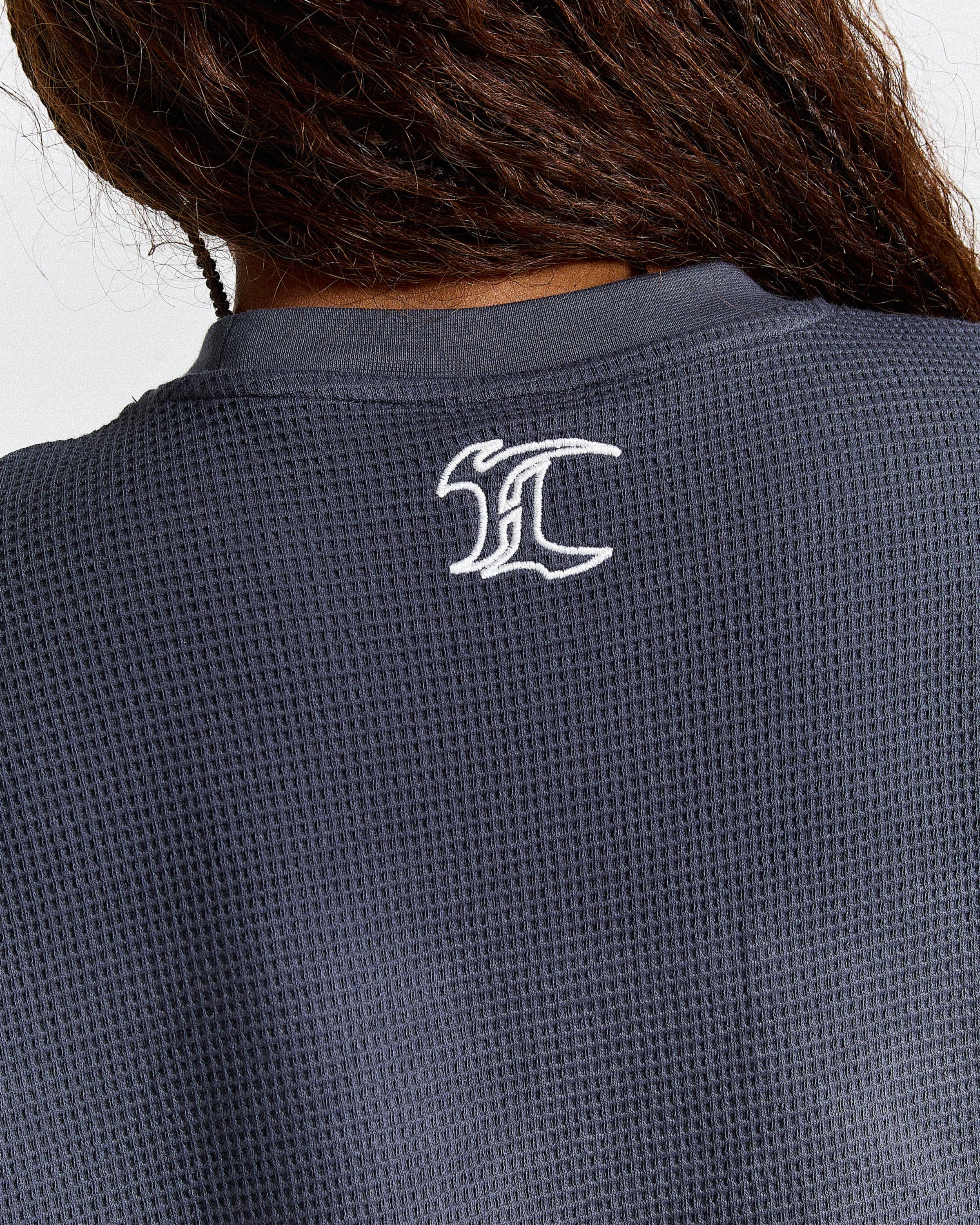 Luz Waffle Oversized T-Shirt - Dark Grey/White - Image 5