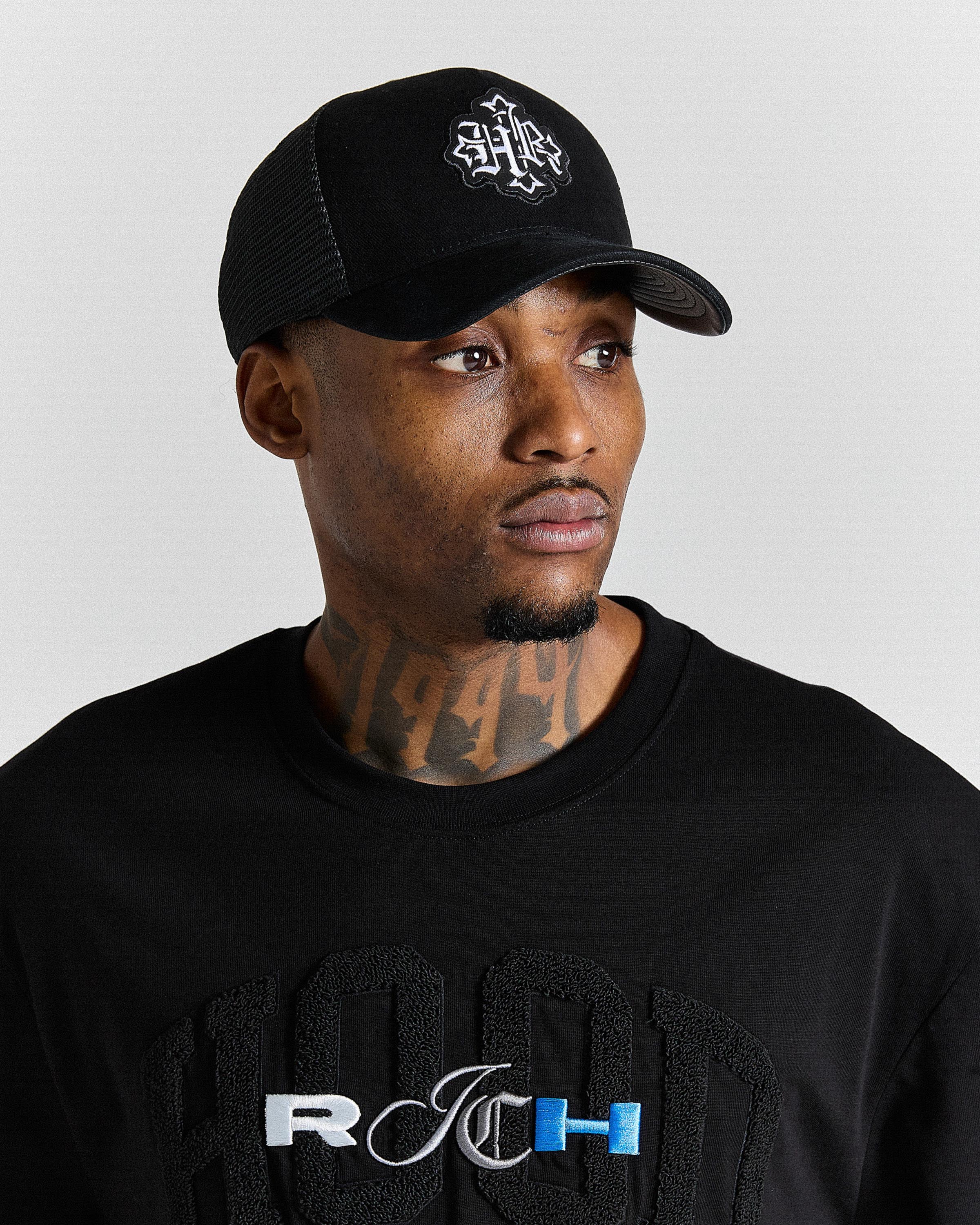 Virtux 5 Panel Trucker Cap - Black/White - Image 10