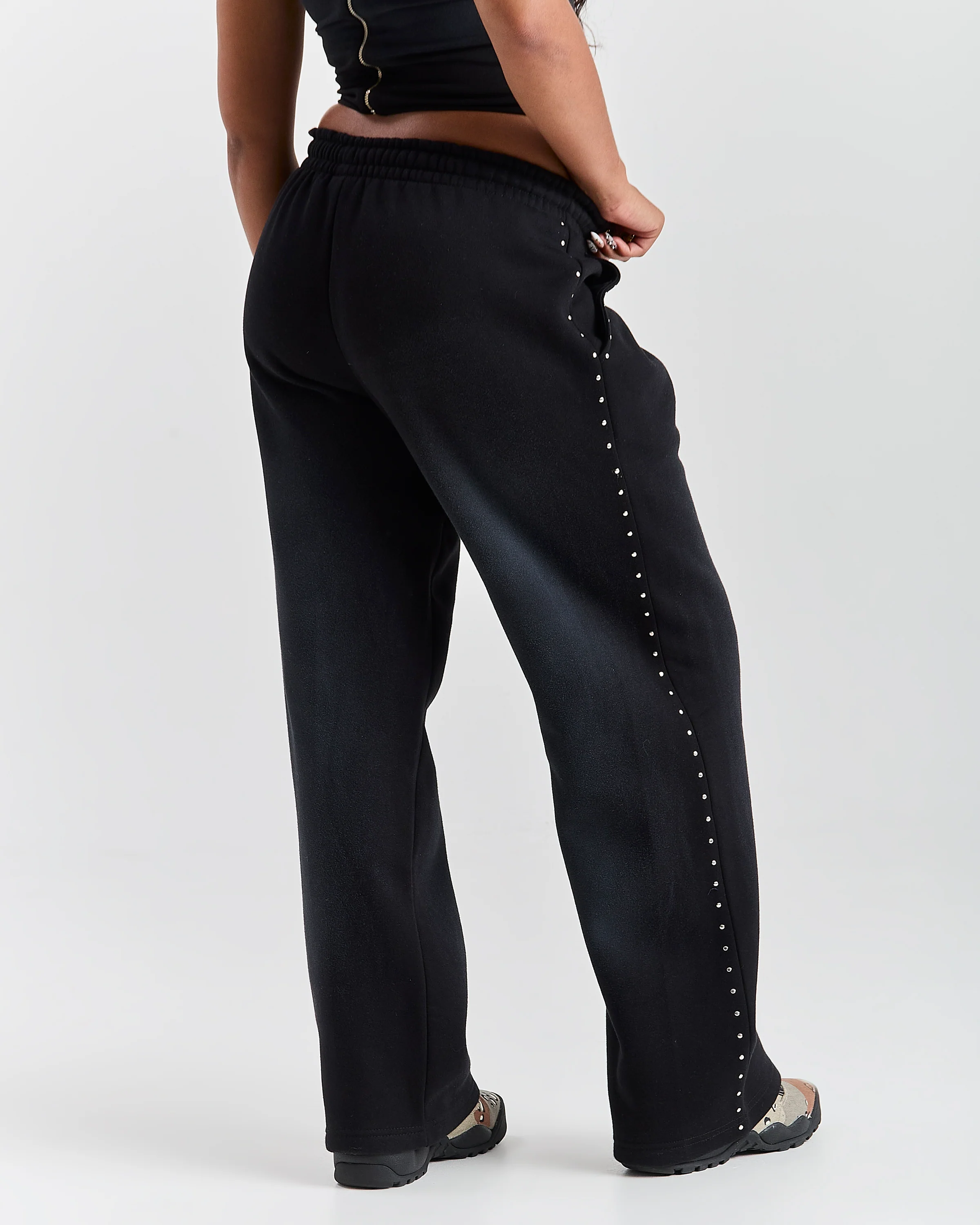 The Winner's Circle Aspen Wide Leg Joggers - Black - Image 7